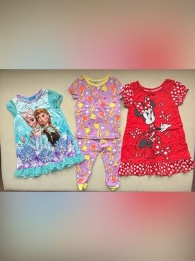 Bundle of kids pijamas size 2T